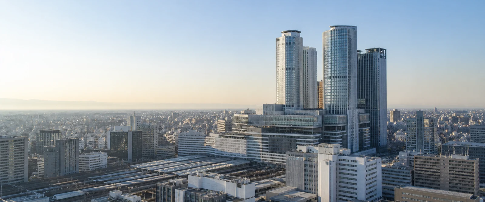 名古屋駅周辺を想起させる都市風景